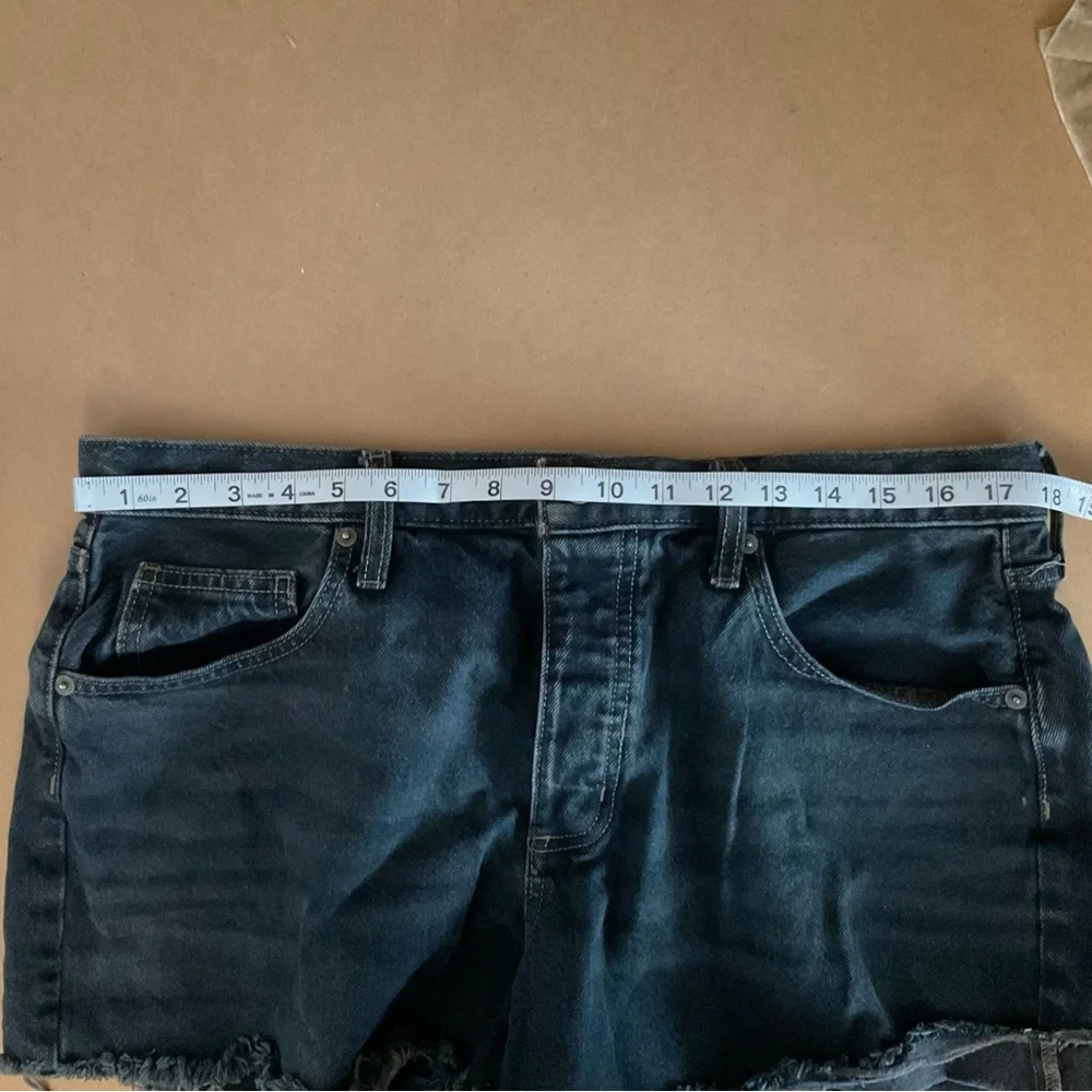 Universal Thread 90s Baggy Shorts Cutoff Size 12 Dark Wash